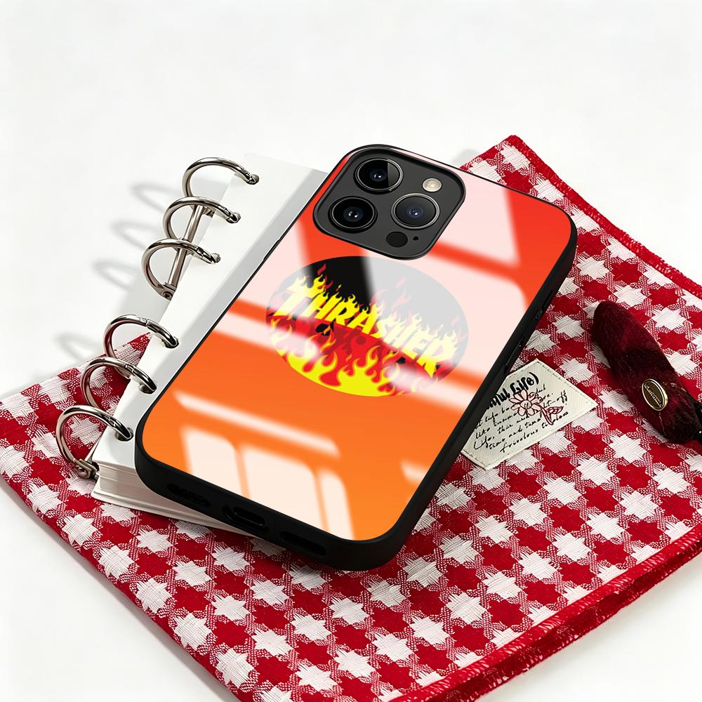 Etui na telefon marki THRASHER – Screen Protector Film recenzja i cena